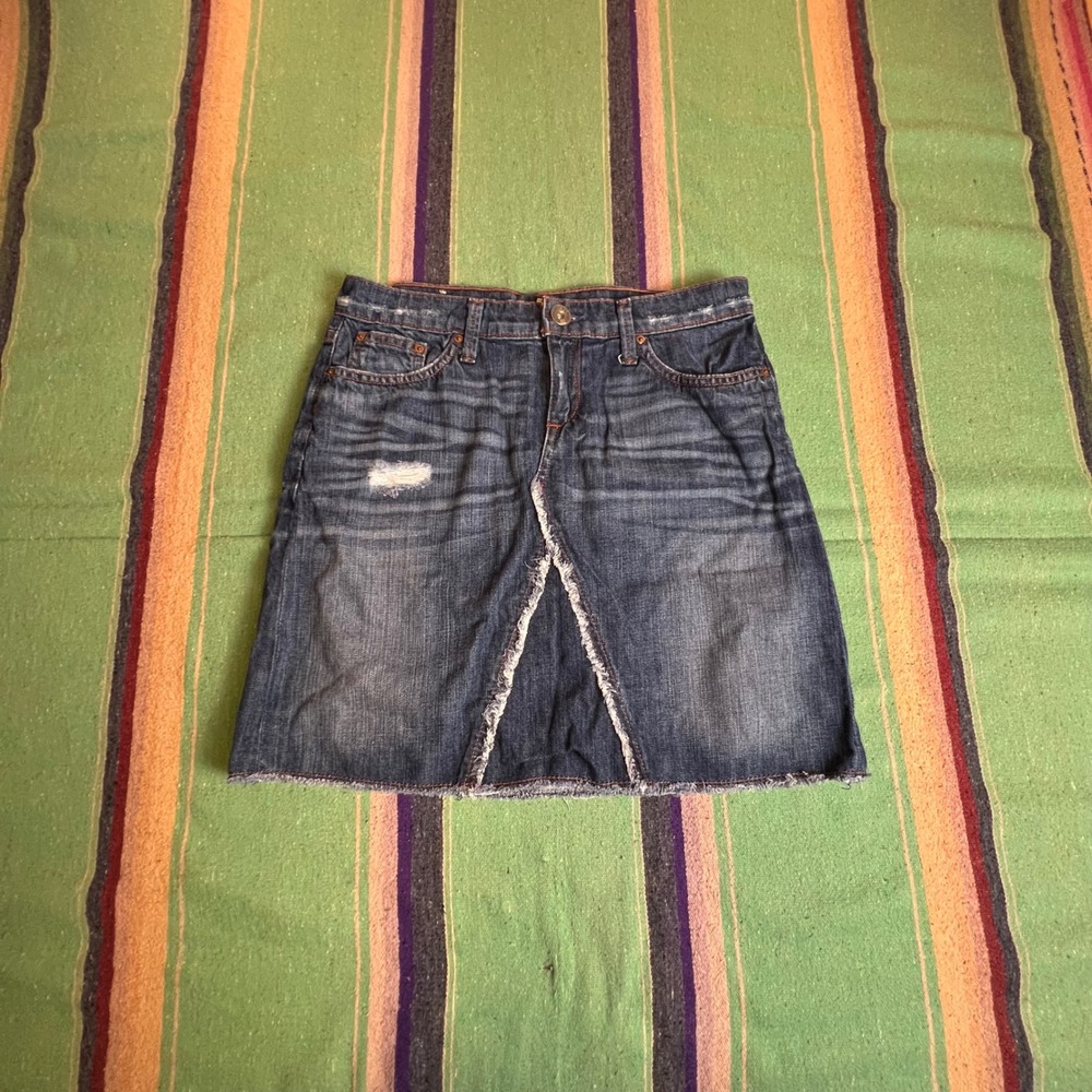 Banana Republic Denim Mini Skirt Womens 26P Blue Distressed Frayed Raw Hem Mini